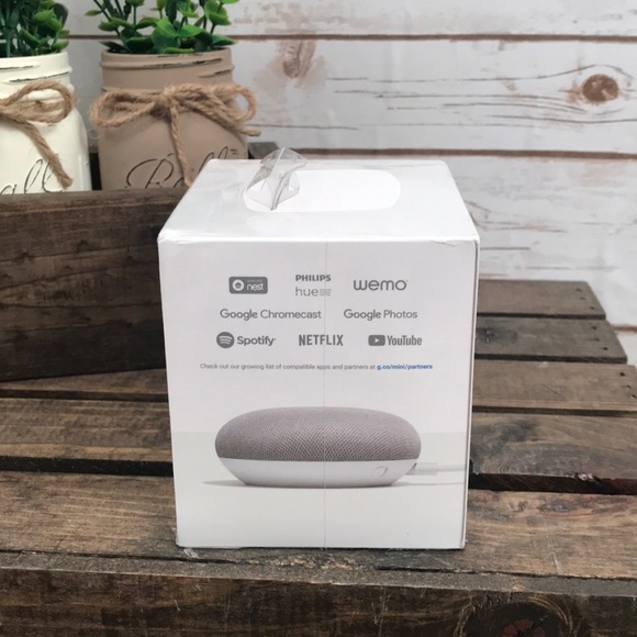 Google Home Mini - Picture 2 of 4